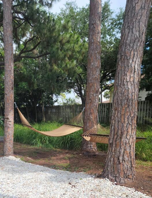 Welcome To The Bray Escape 4 Miles To Siesta Key Σεϊρασότα Εξωτερικό φωτογραφία